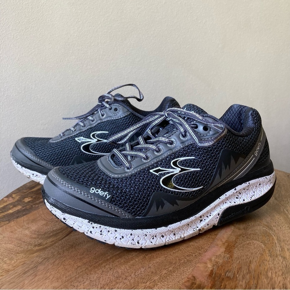 gdefy Athletic Running Shoes in Black